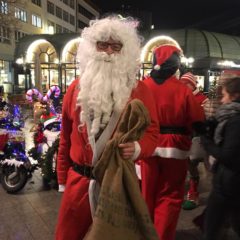 Achtung, Nikoläuse fahren Vespas